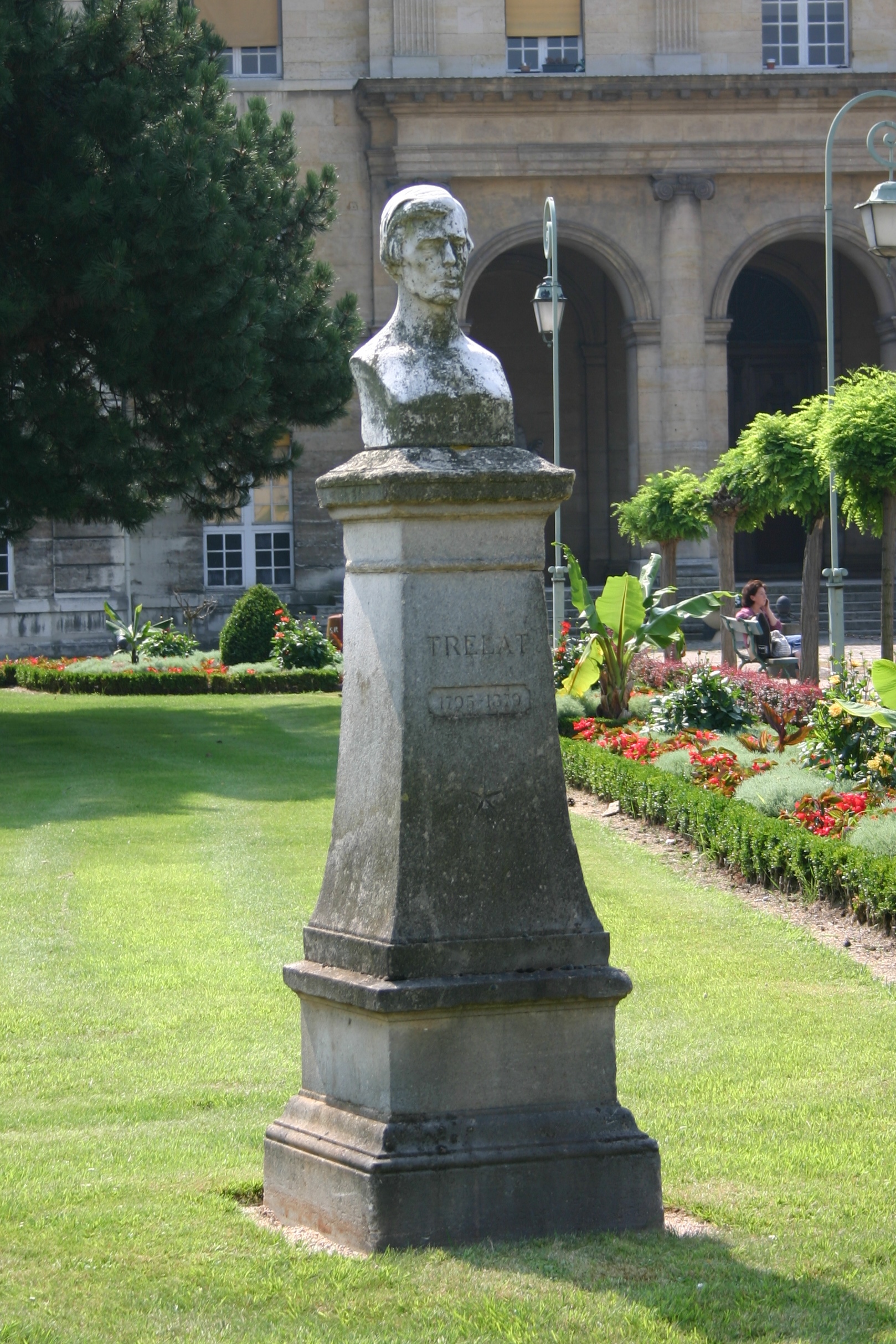 Ulysse Trélat's bust, Hopital de la Salpetriere, Paris - 02.JPG